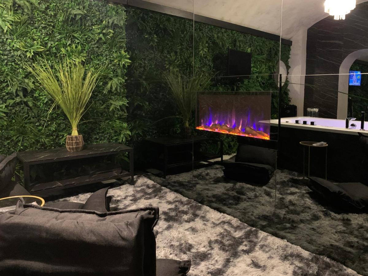 Romantic Wellness Apartment Colosseo المظهر الخارجي الصورة