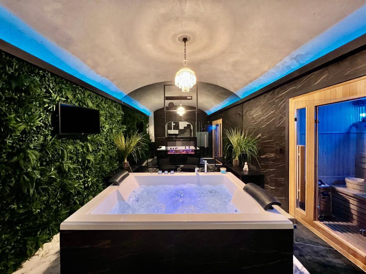 Romantic Wellness Apartment Colosseo المظهر الخارجي الصورة