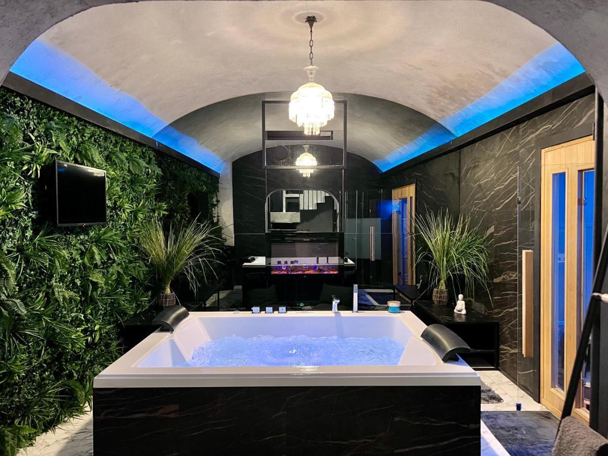 Romantic Wellness Apartment Colosseo المظهر الخارجي الصورة